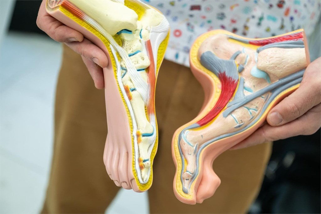 A importancia de revisar os pés para detectar sinais de pé diabético
