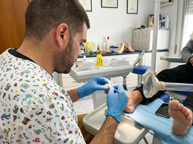 Podólogo de uñas incarnadas e fungos en Ourense